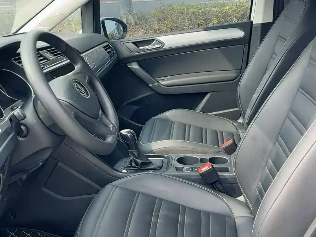 Volkswagen Touran 2021 Touran L 280TSI DSG Trend Edition 7-seater фото 4