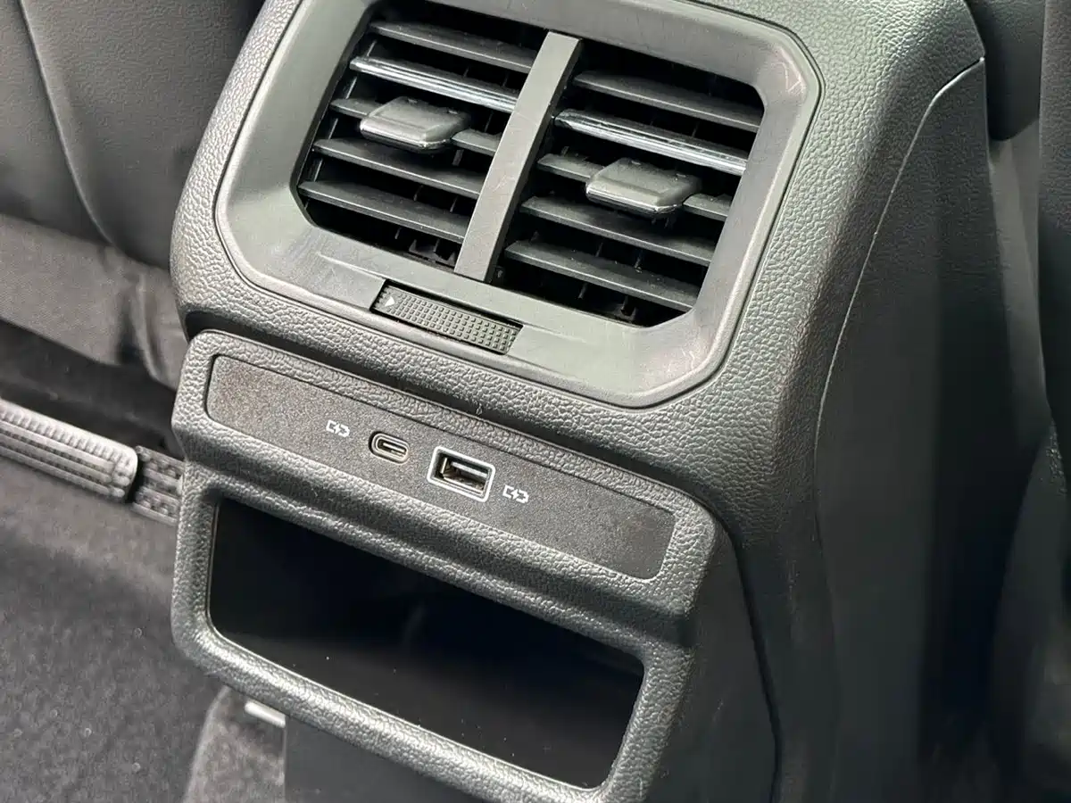 Volkswagen Tharu 2022 280TSI FWD Luxury Edition фото 20