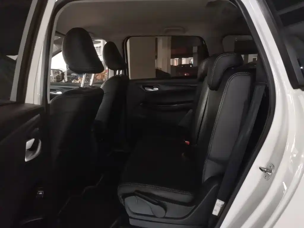 Baojun 730 2019 2019 1.5T CVT Fashion Edition 7-Seater China VI