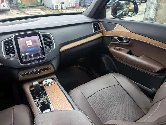 Volvo XC90 2024 B5 Smart Luxury 5-Seater — фото 5