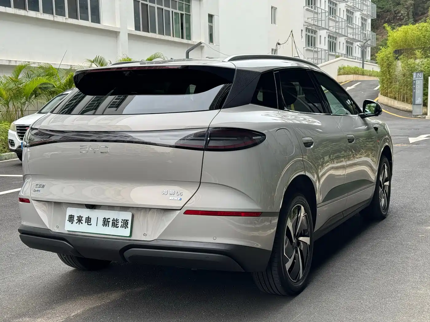 BYD Sealion 06 New Energy 2025 DM-i 170 Pilot Pro Edition фото 6
