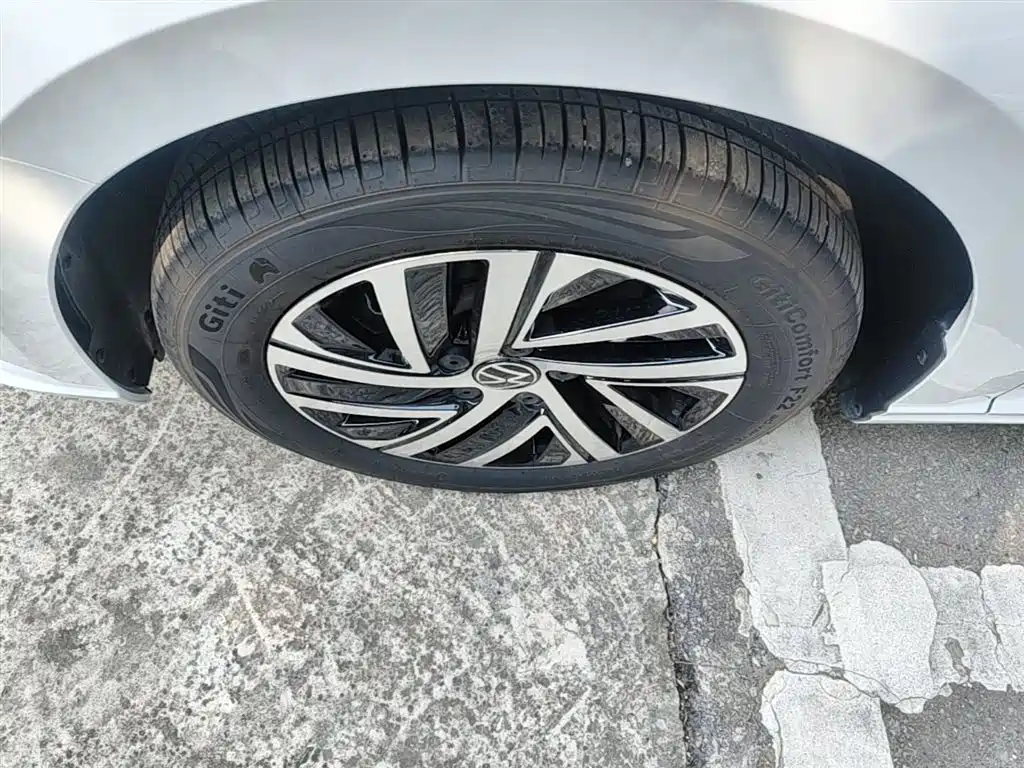 Volkswagen Lavida 2024 Model 300TSI DSG Starlight Leading Edition фото 23