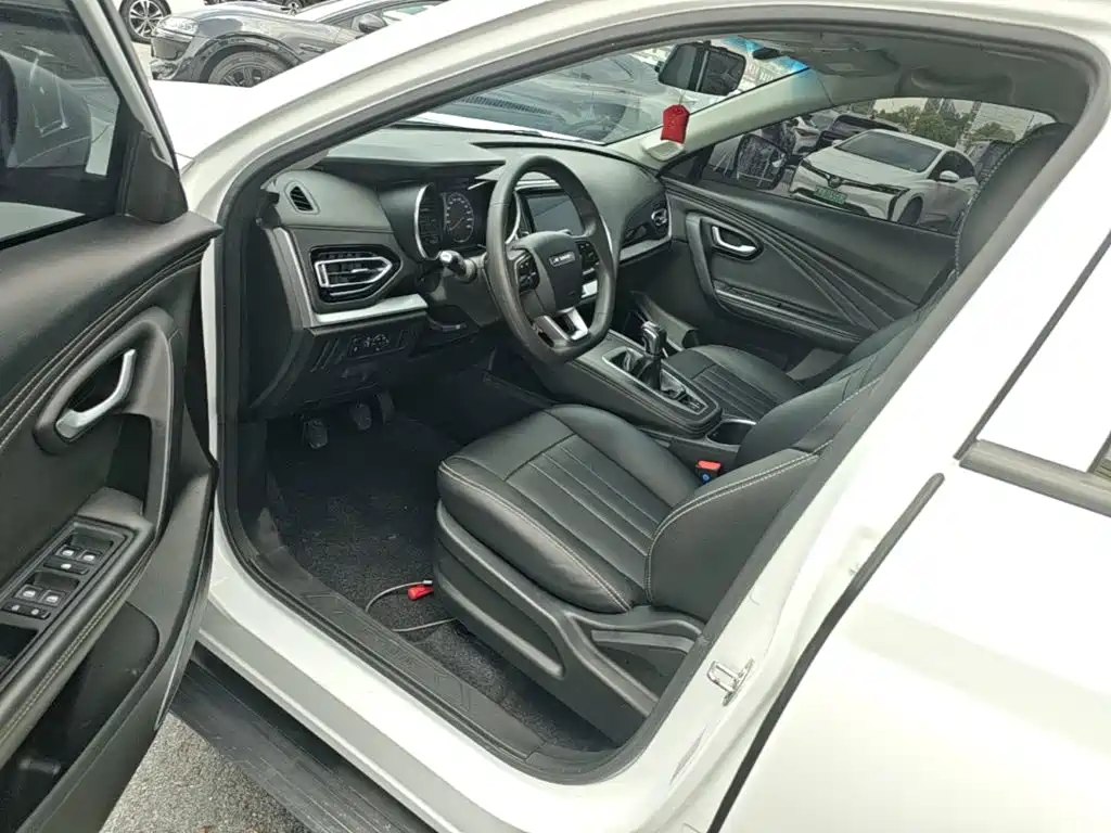 Jetour X70M 2022 2021 1.5T Manual Urban Partner 7-seater