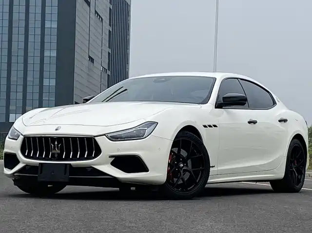 MASERATI GHIBLI