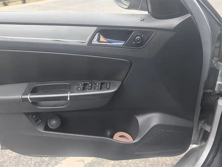 Volkswagen Bora 2014 1.6L Manual Comfort Edition фото 7