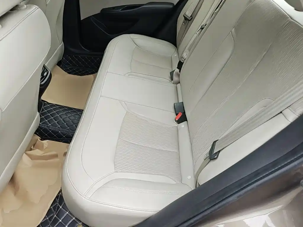 Фото 17 - Buick Excelle