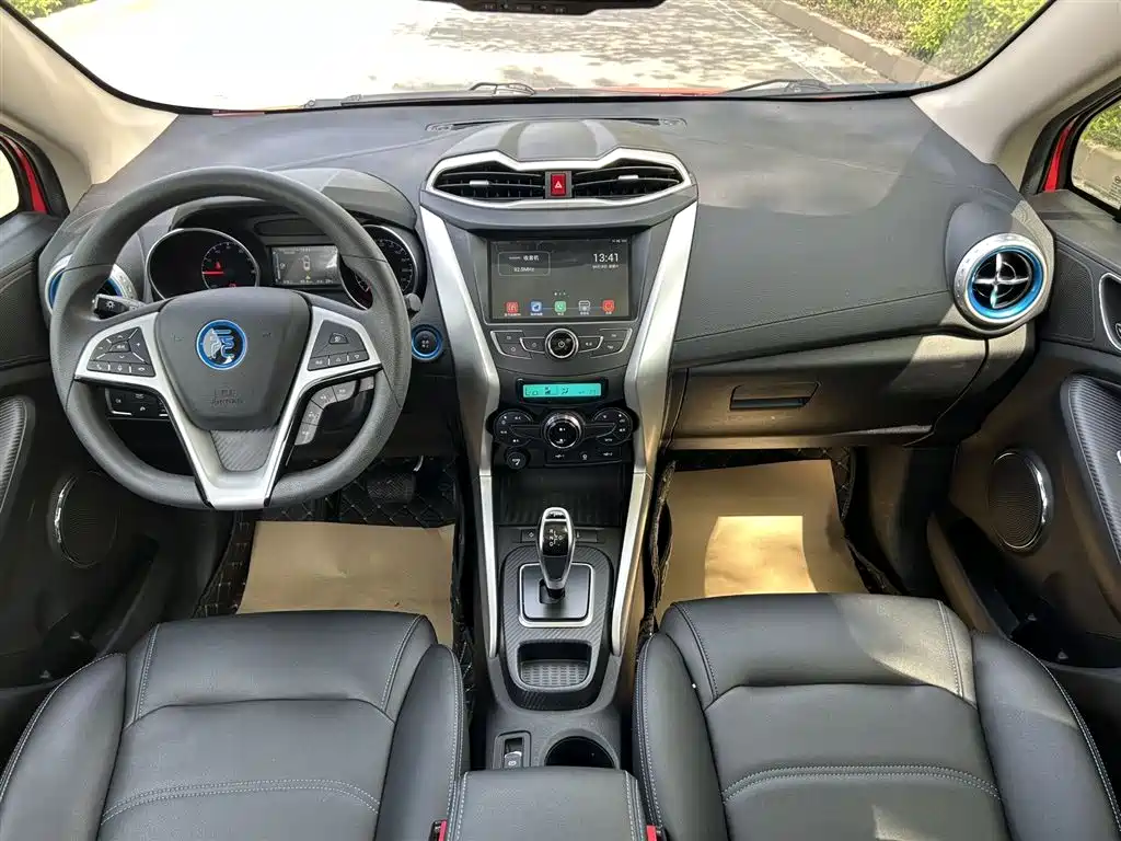 BYD Yuan New Energy 2019 EV360 Smart Connect Premium Edition фото 8