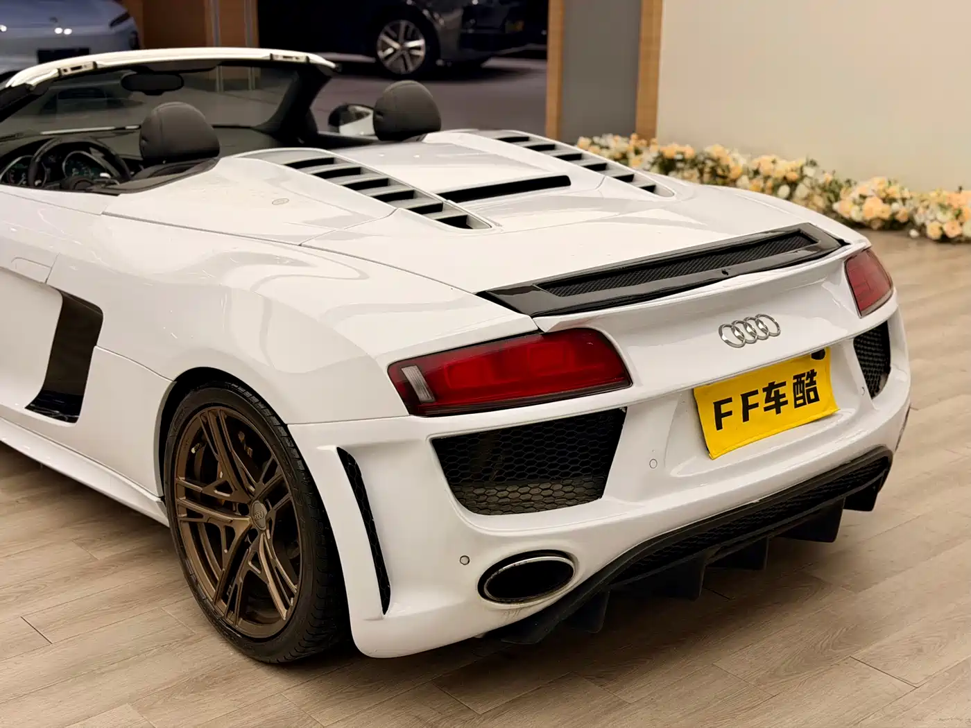 Audi R8 2011 Spyder 5.2 FSI quattro фото 9