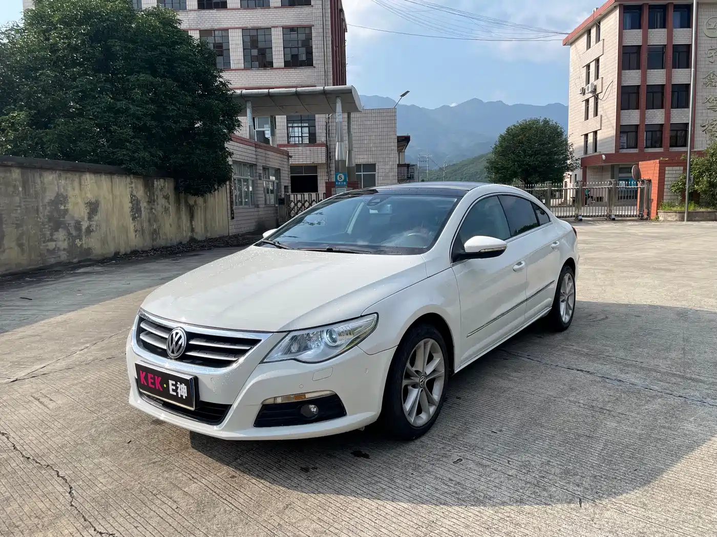 Volkswagen FAW-Volkswagen CC 2012 1.8TSI Luxury фото 2