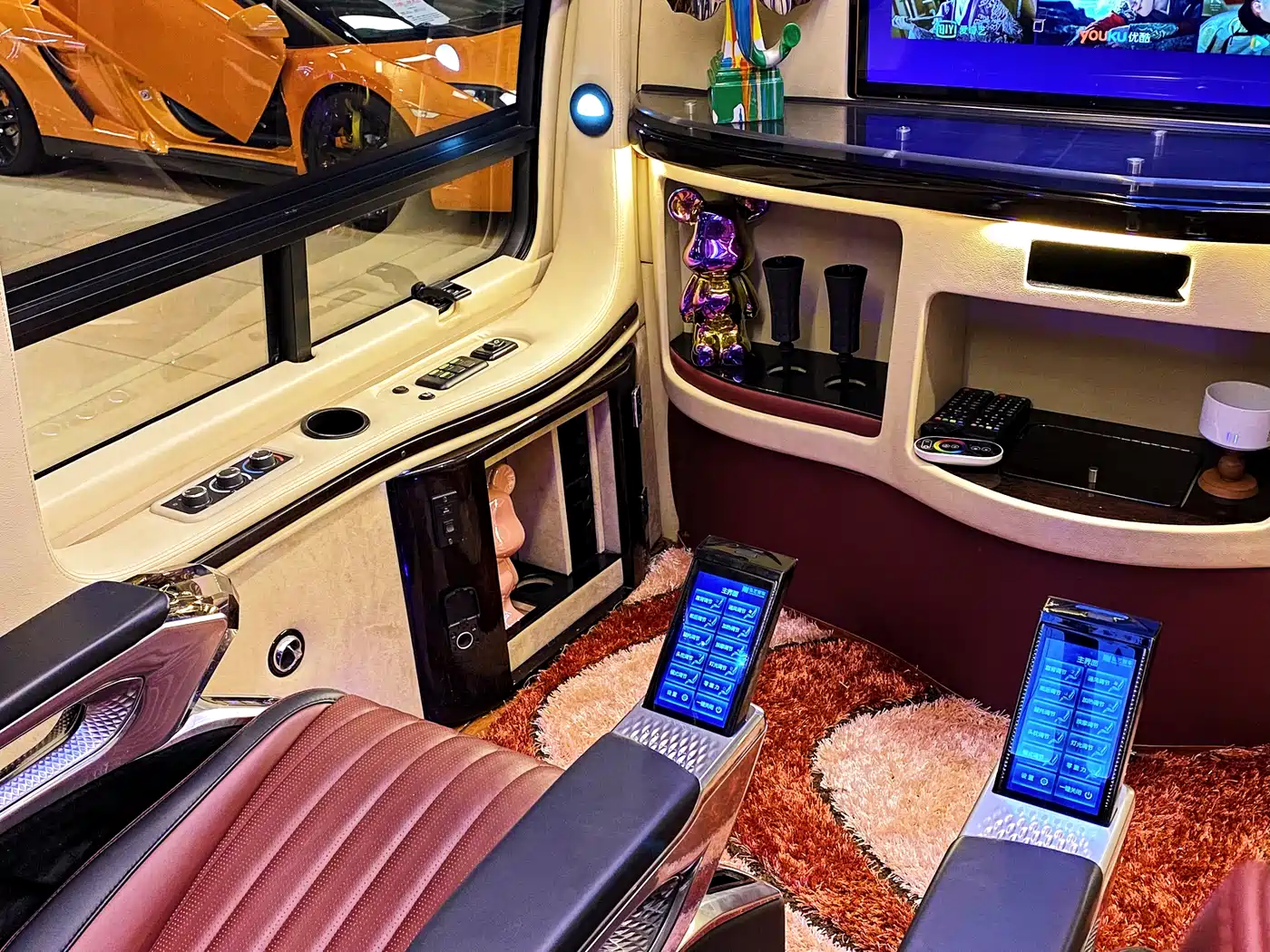 GMC Savana 2015 6.0L G600L Elegance Edition фото 20