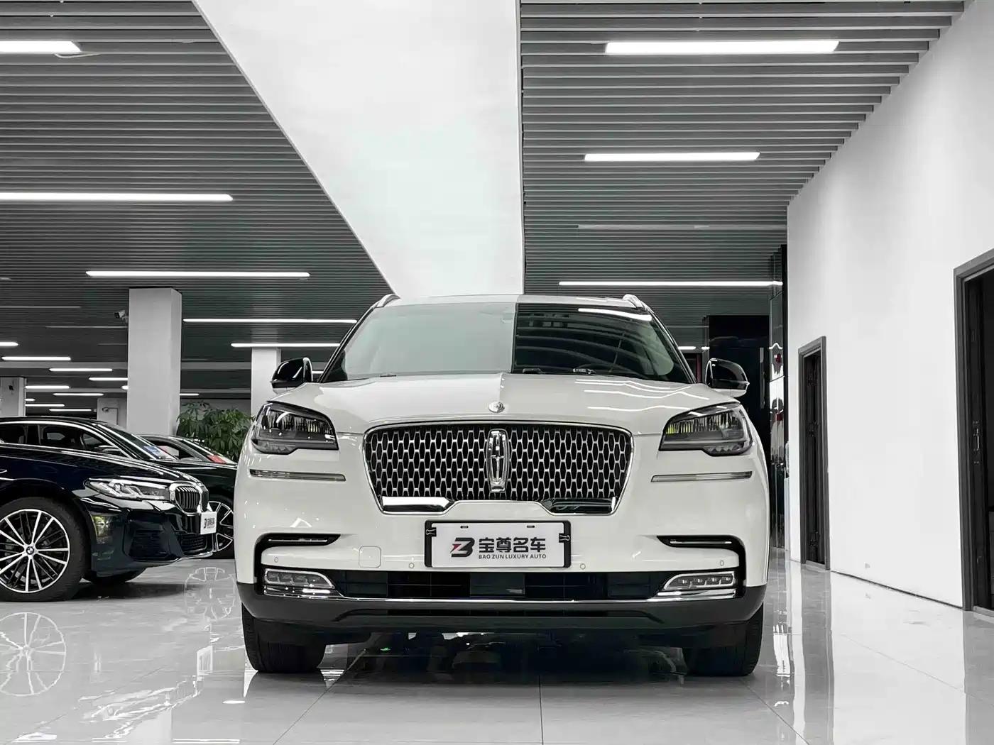 Lincoln Aviator (Import) 2020 2020 3.0T V6 AWD Premium Luxury Edition