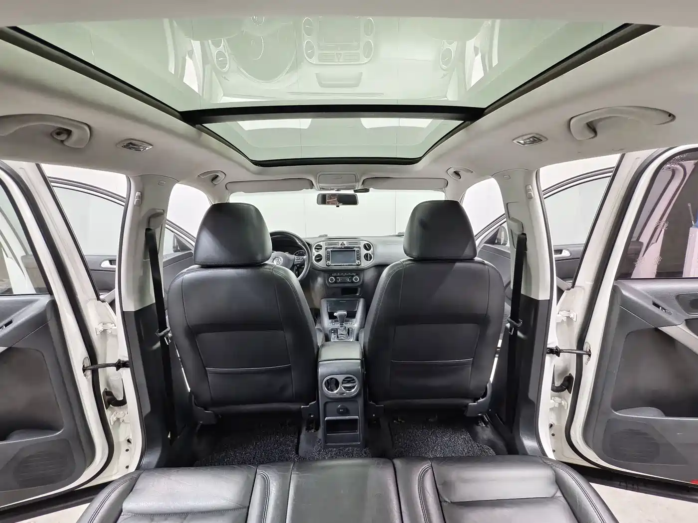 Volkswagen Tiguan 2010 1.8TSI Automatic 2WD Elite фото 10
