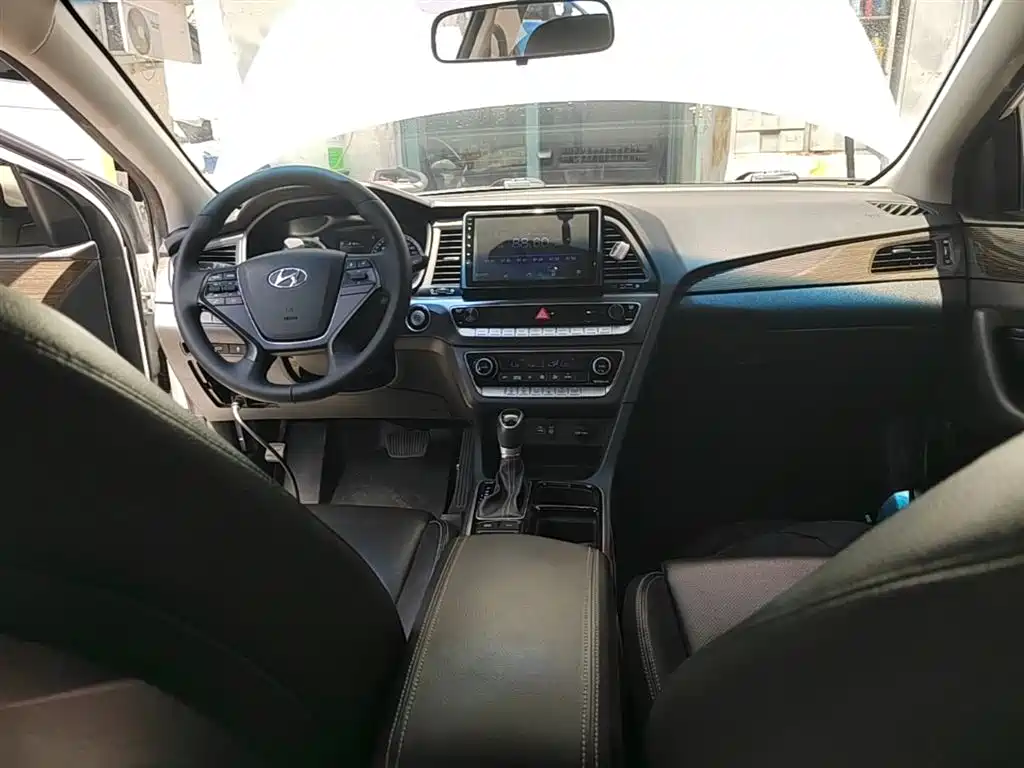 Hyundai Sonata Plug-in Hybrid 2018 2.0 PHE Smart Edition (China VI) фото 10