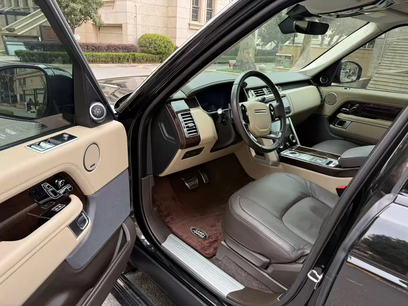 LAND ROVER RANGE ROVER