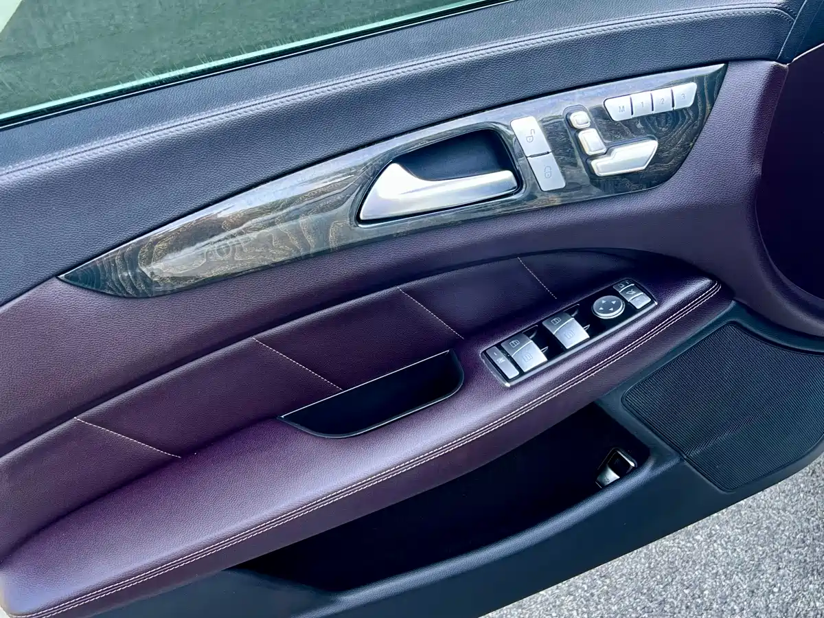 Mercedes-Benz CLS 2012 CLS 300 CGI фото 9