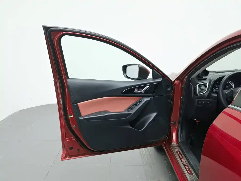 Фото 8 - Mazda Mazda 3