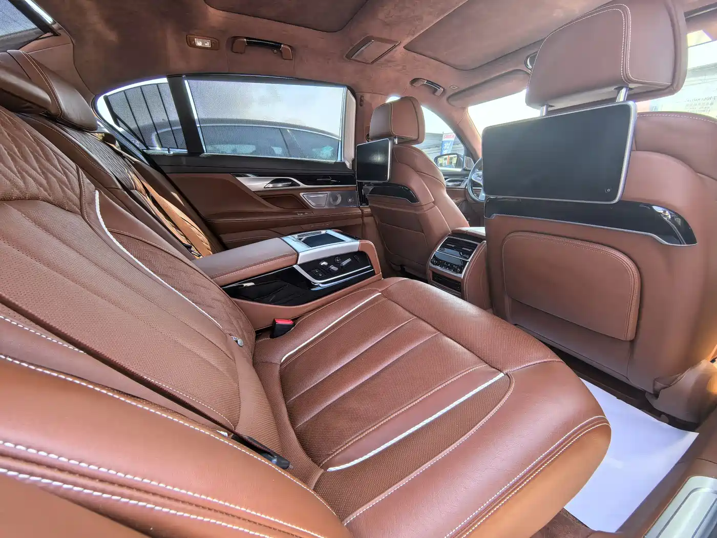 BMW 7 Series 2018 740Li xDrive Premium Type Excellence Package фото 11