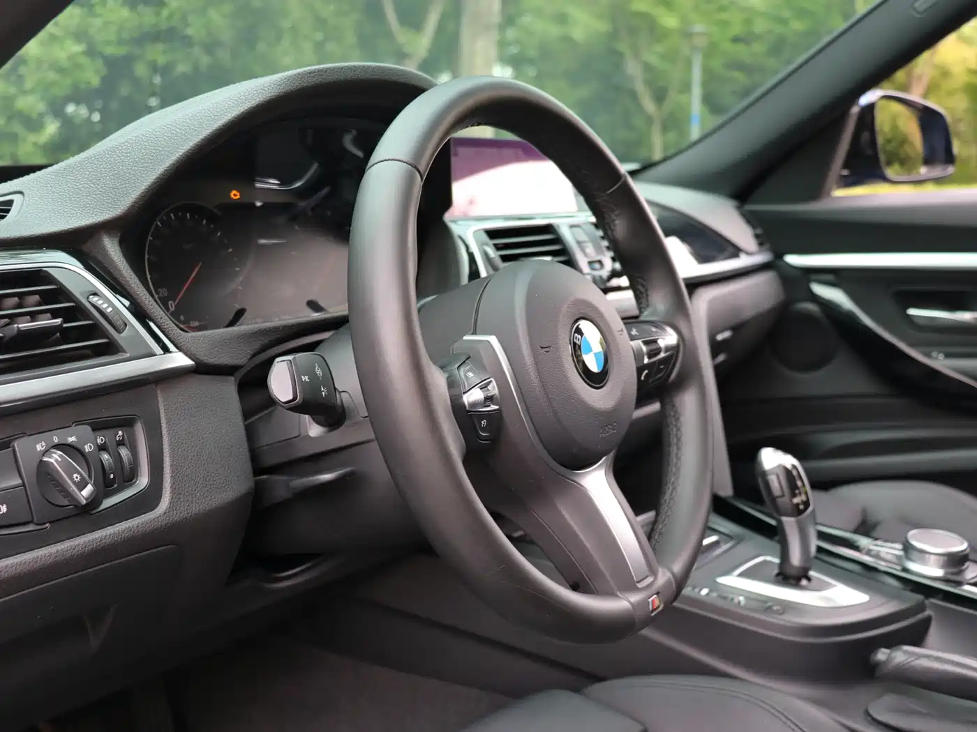 BMW 3 Series GT 2020 320i M Sport Package фото 26