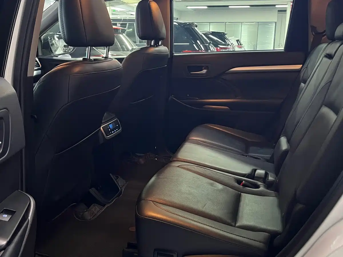 Toyota Highlander 2018 2.0T 4WD Luxury 7-seater China VI фото 15