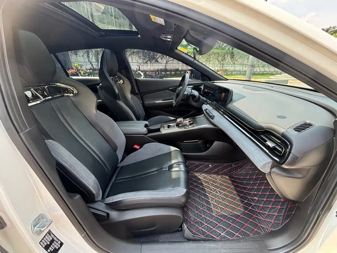GAC Trumpchi Trumpchi Emkoo 2023 400T Automatic R PRO фото 9