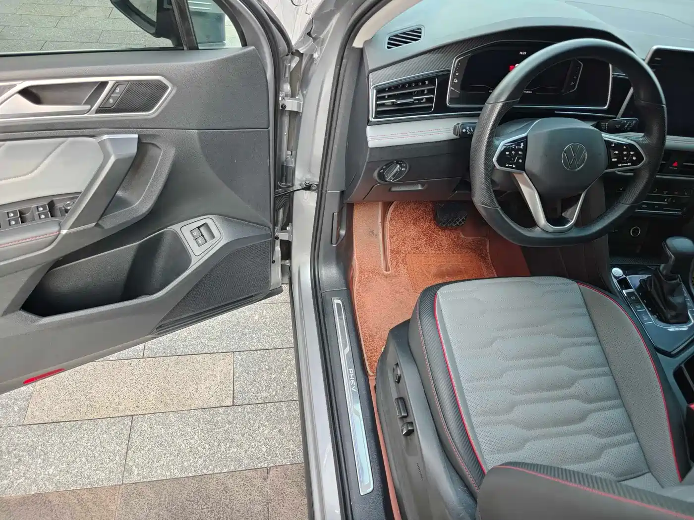 VOLKSWAGEN TIGUAN L NEW ENERGY