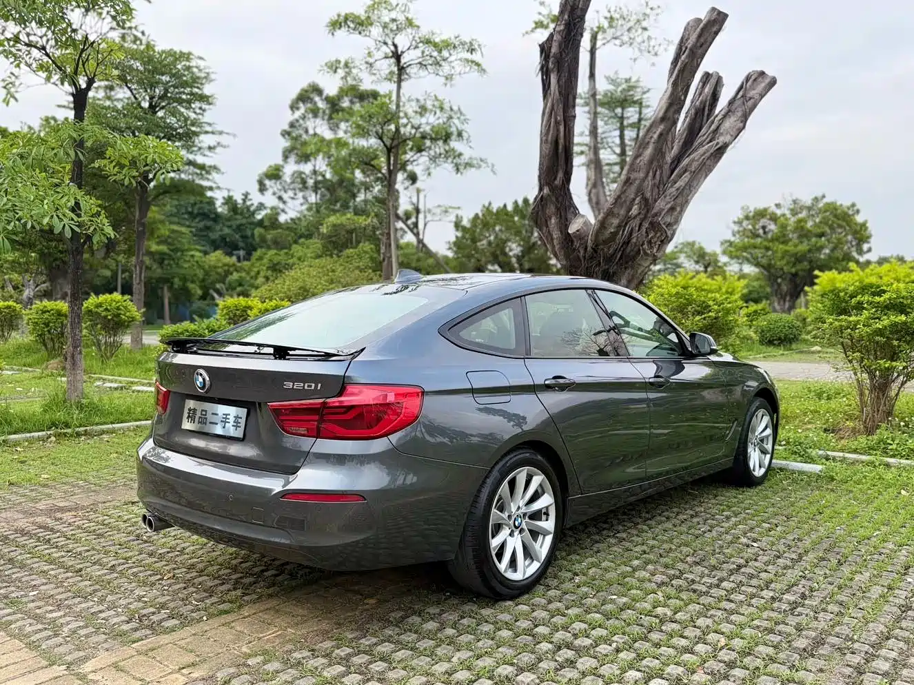 BMW 3 Series GT 2019 320i Fashion Model фото 6