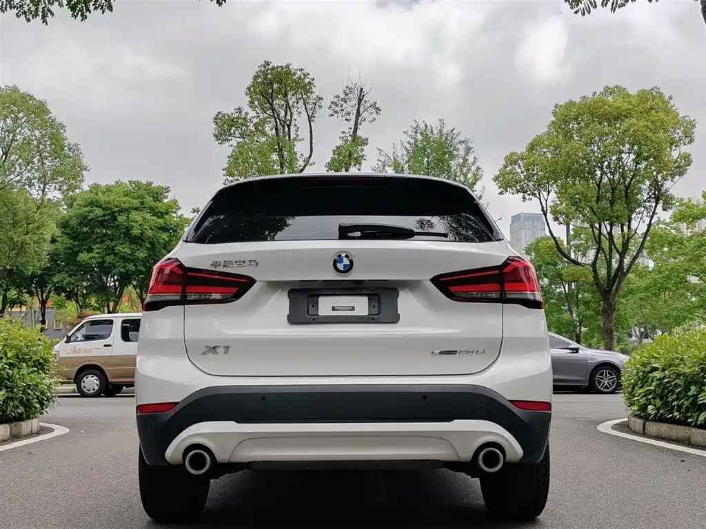 BMW X1 2021 sDrive20Li Fashion фото 13