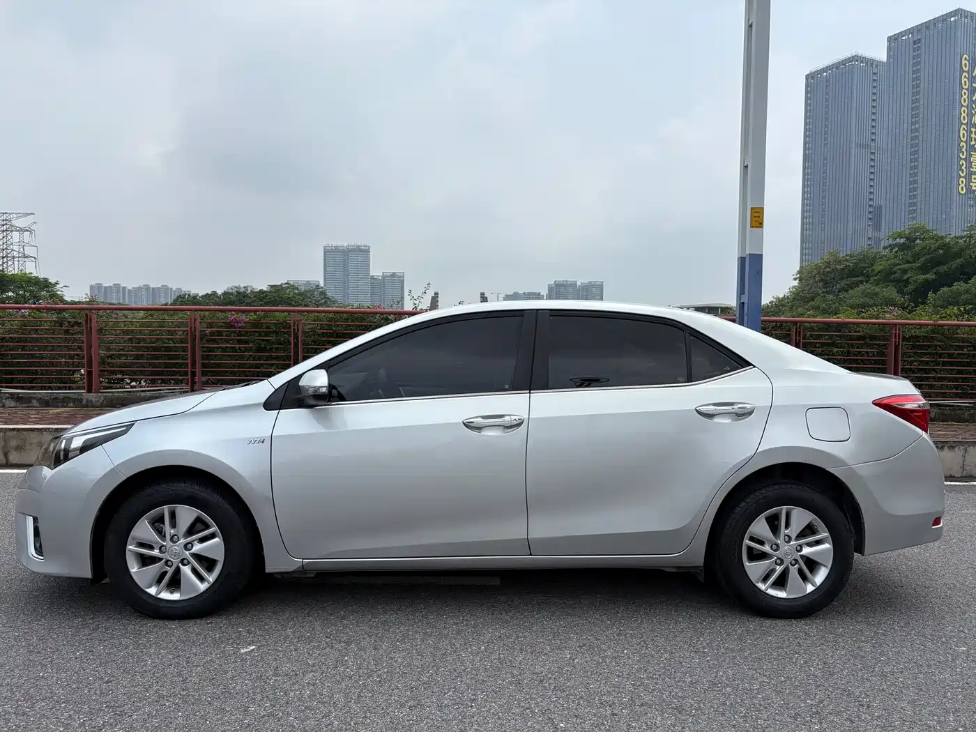 Toyota Corolla 2014 1.6L CVT GL фото 7
