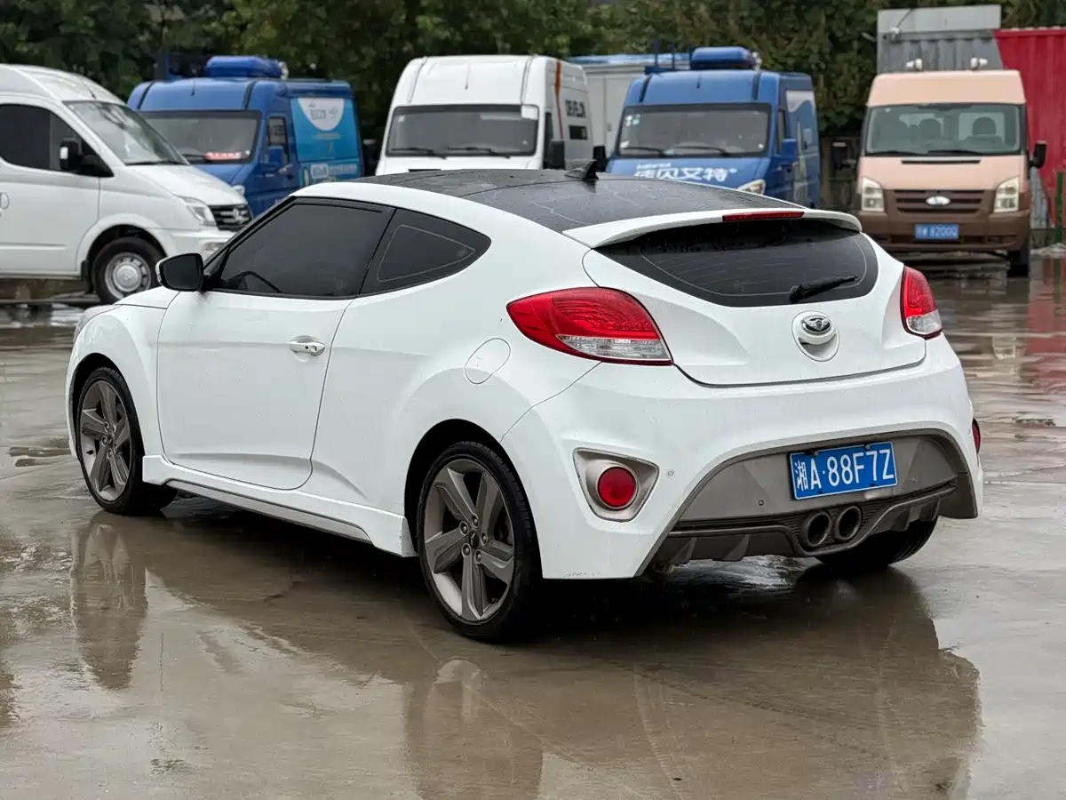 Hyundai Veloster 2012 1.6T Automatic Premium фото 8