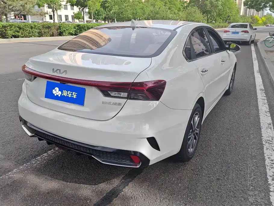 Kia K3 2023 Model 1.5L CVT Luxury Edition фото 3