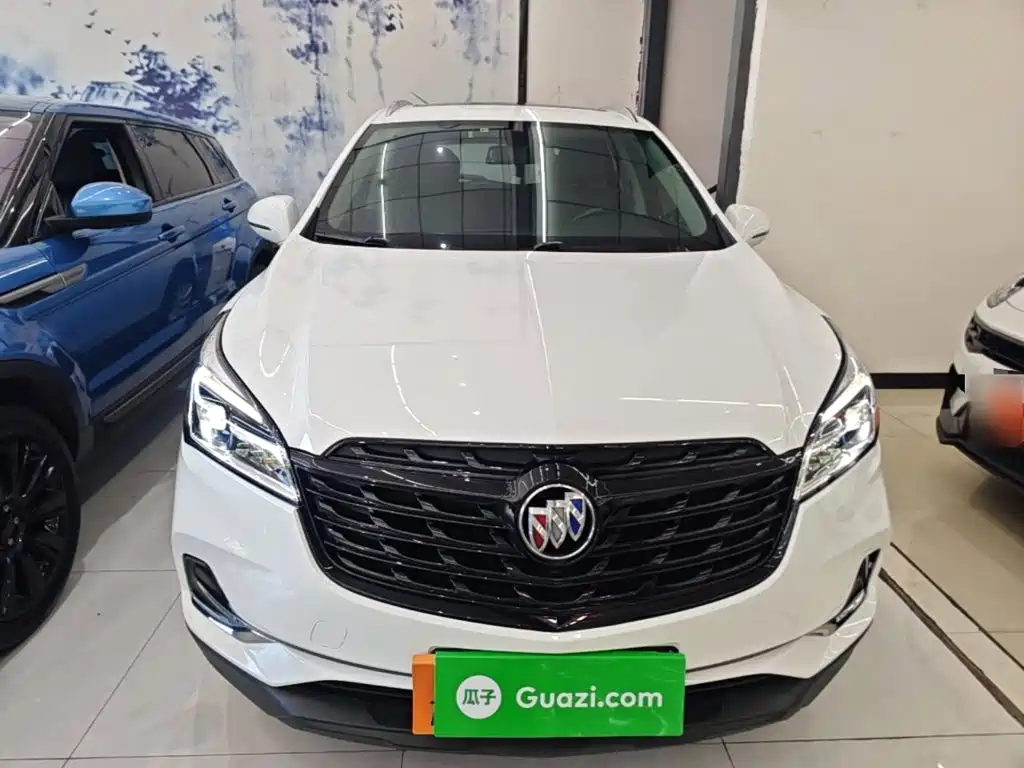 Photo 3 - Buick Envision Plus