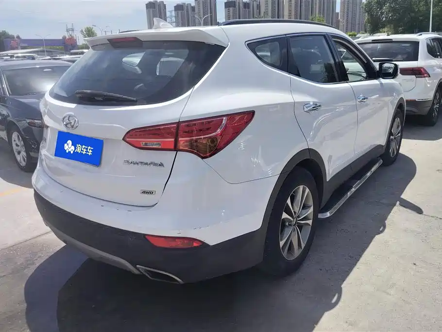 Hyundai Santa Fe 2015 2.0T Automatic 4WD Smart 7-seater фото 3