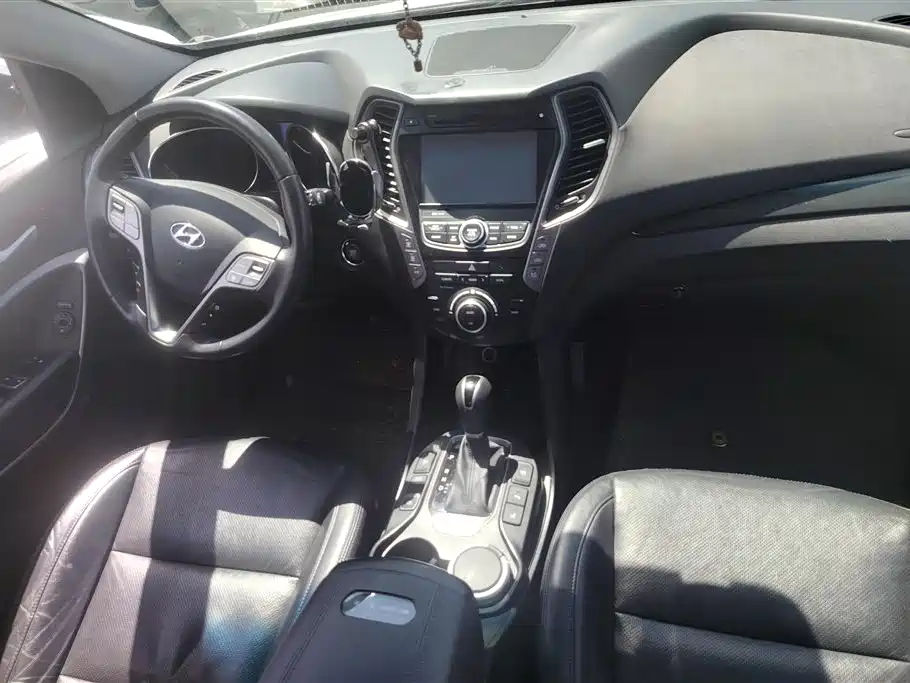 Hyundai Santa Fe 2015 2.0T Automatic 4WD Smart 7-seater фото 12