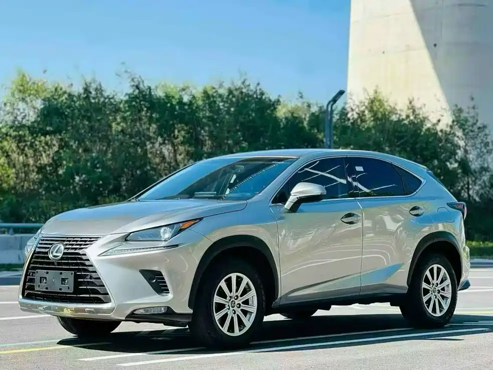 Фото 2 - Lexus NX