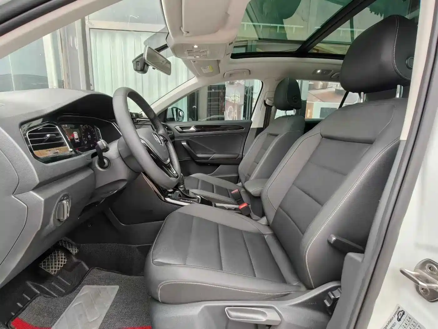 Volkswagen T-Roc, миниатюра 7