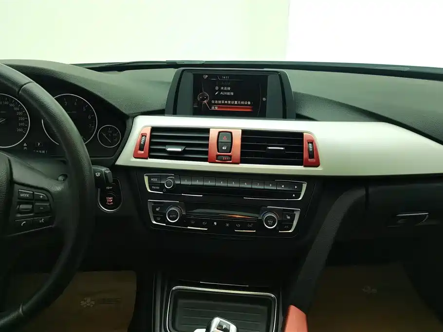 BMW 3 Series 2015 320i Fashion фото 13