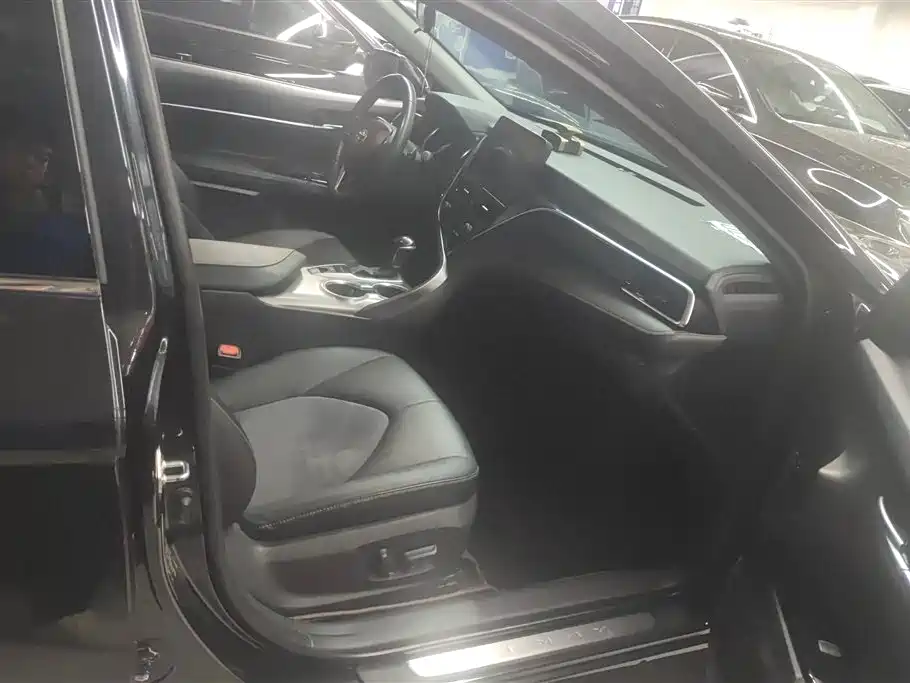 Toyota Camry 2021 2.0S Sporty Edition фото 8