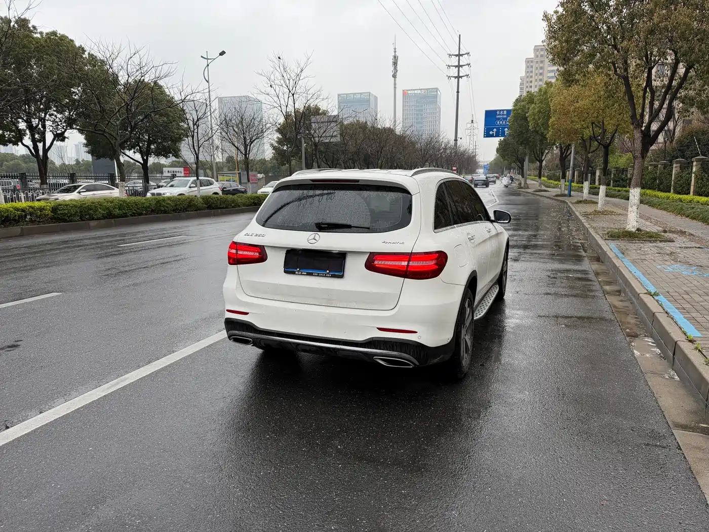 Mercedes-Benz GLC 2017 GLC 260 4MATIC Luxury фото 4