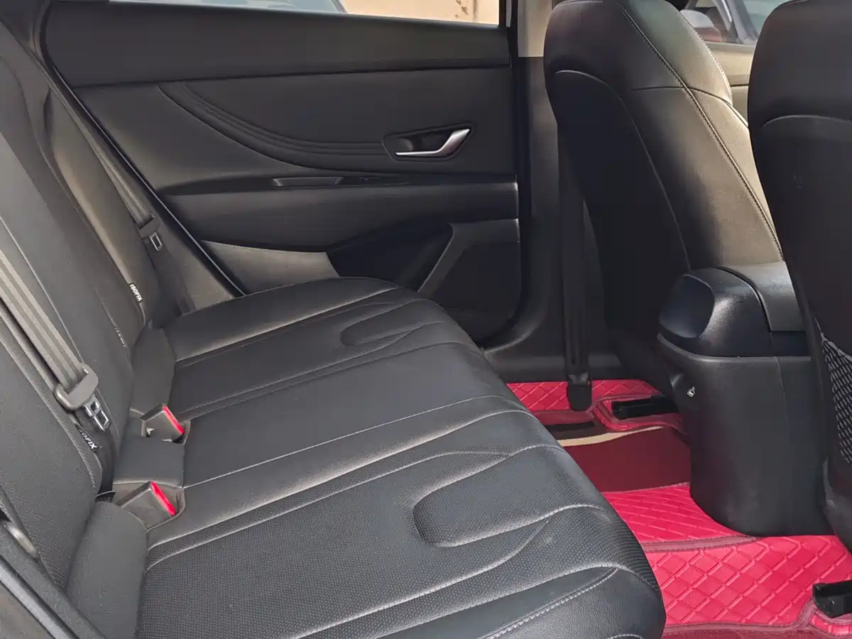 Hyundai Elantra 2021 1.5L CVT GLX Elite Edition фото 12