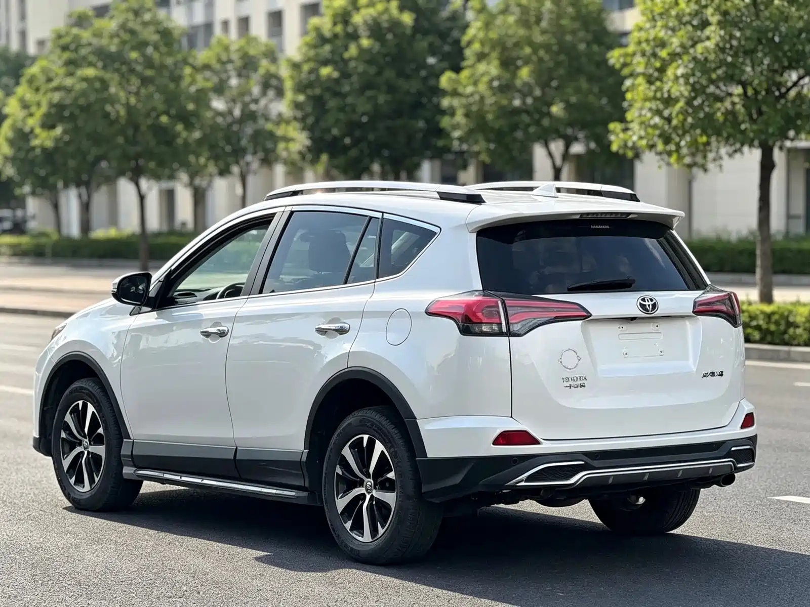 صورة 6 - Toyota RAV4