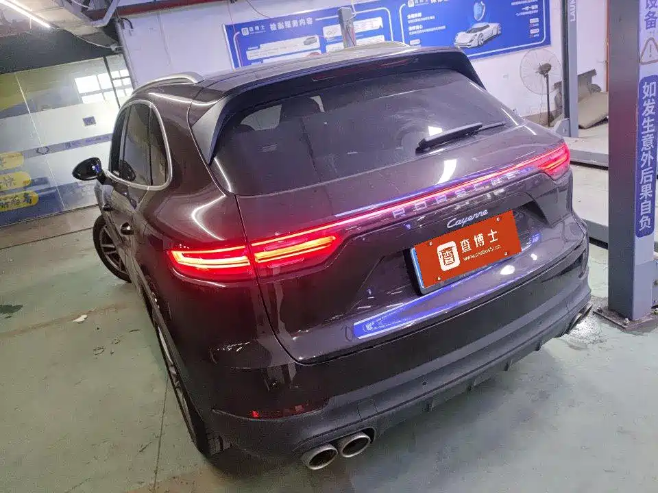 Фото 8 - Porsche Cayenne