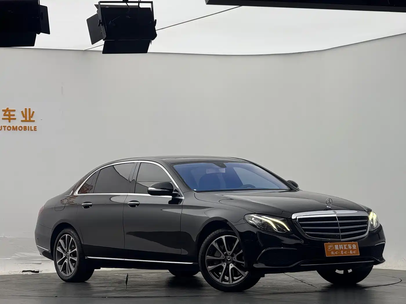 Mercedes-Benz E-Class 2017 E 300 L Luxury фото 2