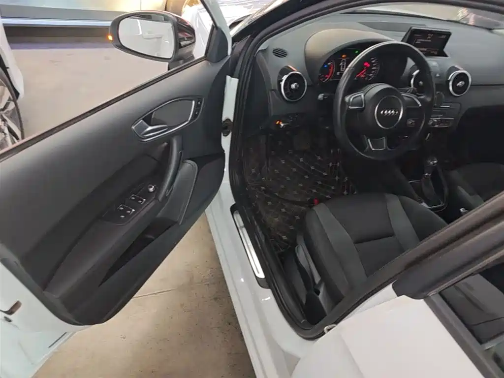 Audi A1 2019 2016 30 TFSI Sportback Design Style Edition
