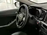 Photo 22 - Kia K5