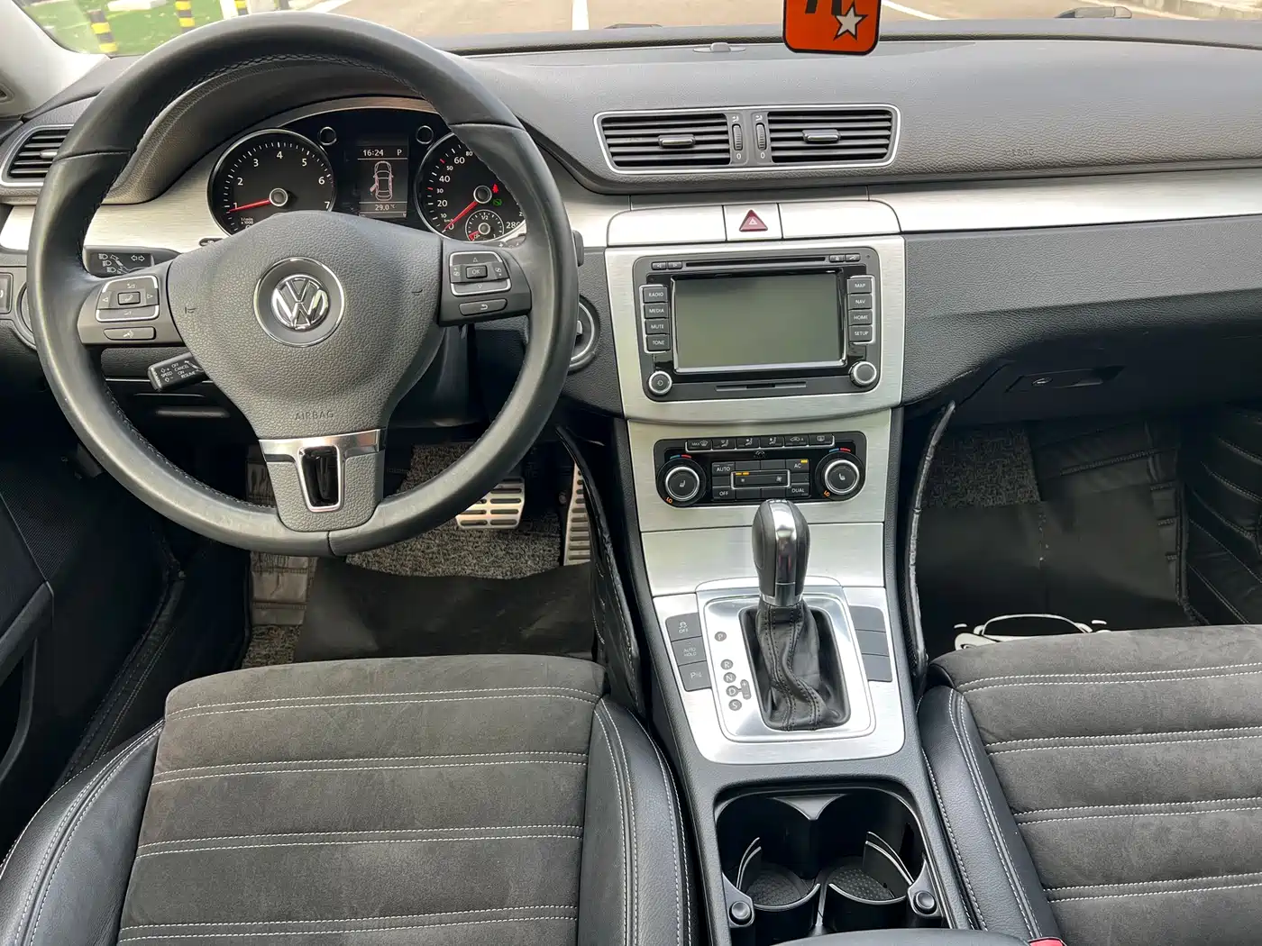 Volkswagen FAW-Volkswagen CC 2011 1.8TSI Luxury фото 5