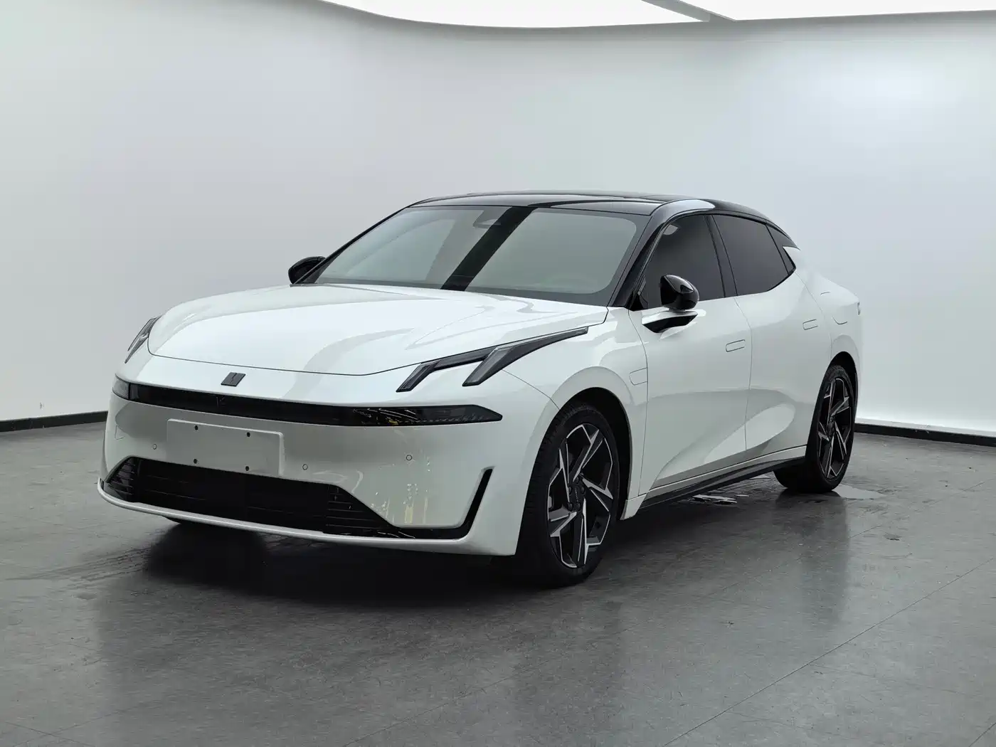 Lynk & Co 07 EM-P 2024