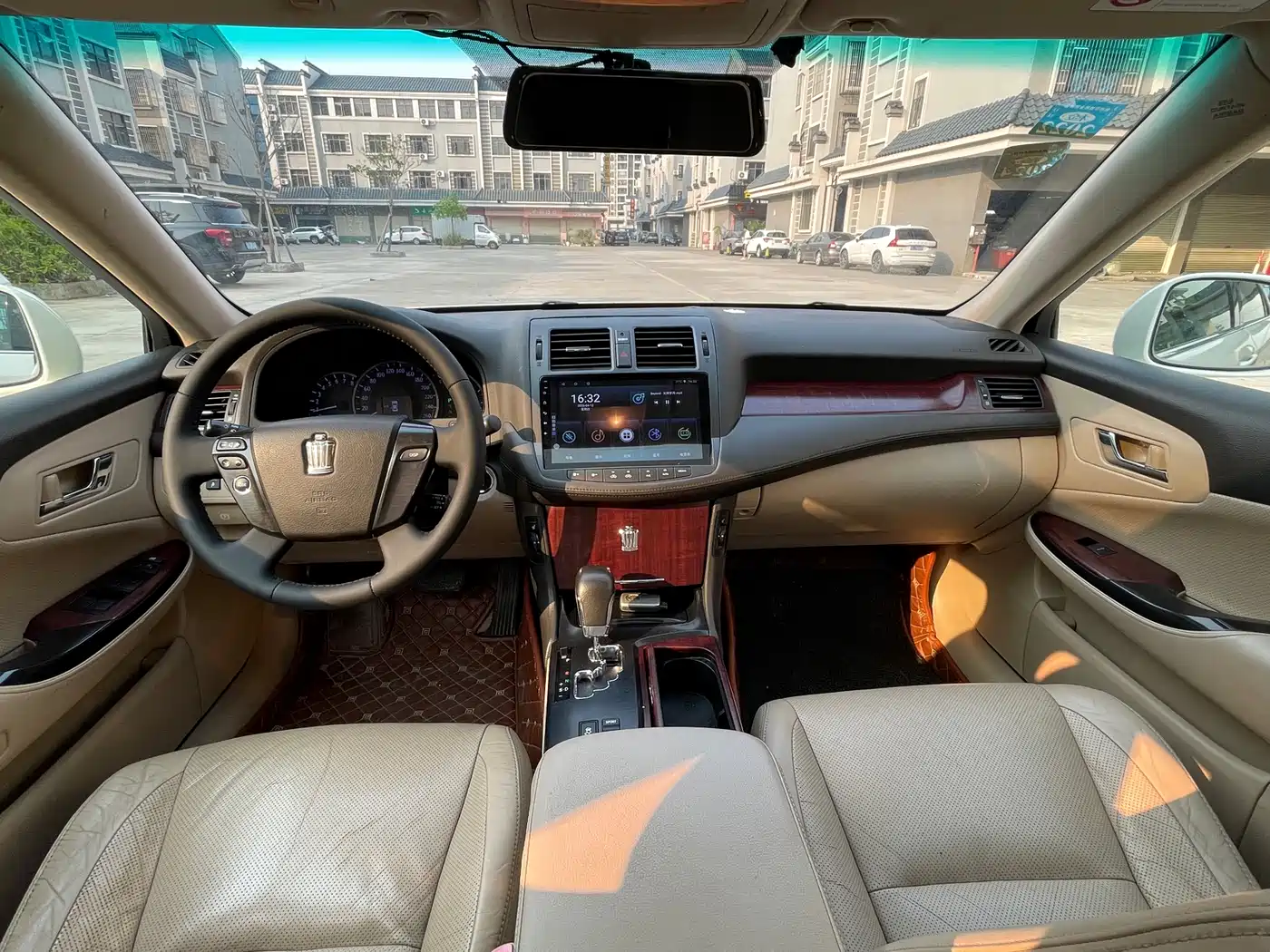 Toyota Crown 2010 2.5L Royal Leather Sunroof фото 11