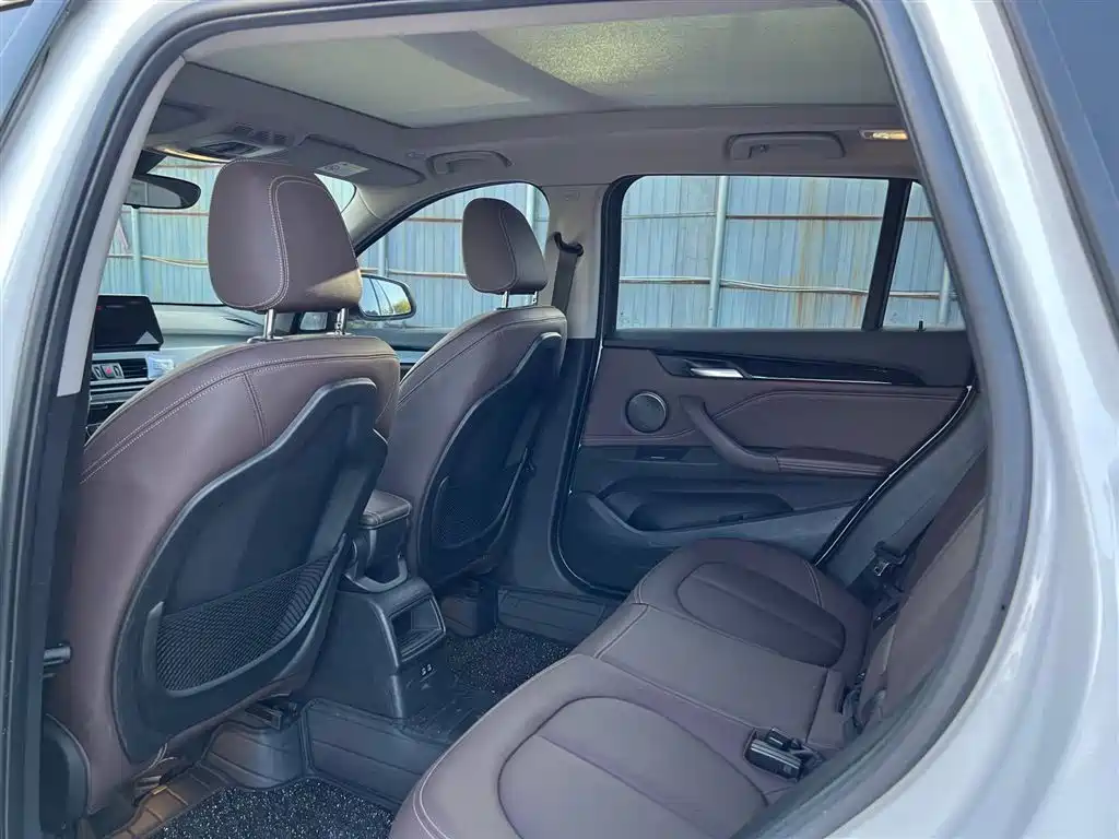 BMW X1 2022 sDrive20Li Fashion фото 14
