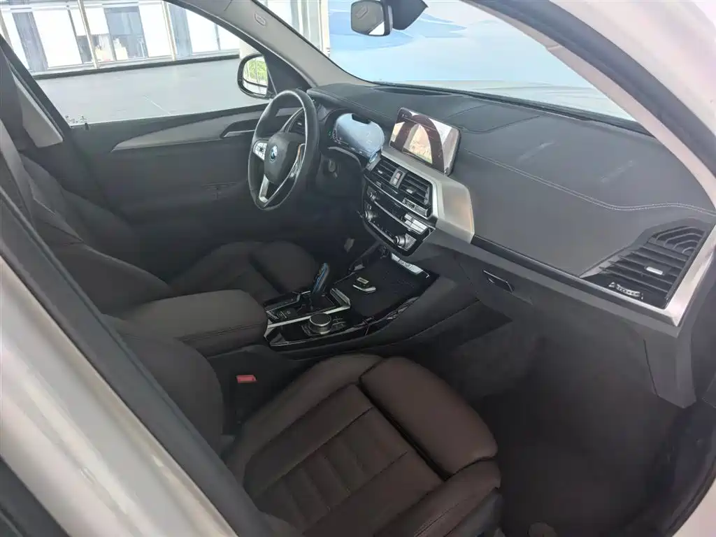 BMW iX3 2021 2021 Pioneer
