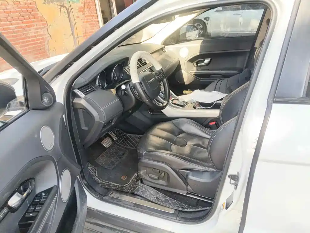 Photo 8 - Land Rover Range Rover Evoque